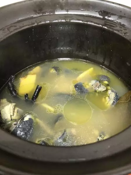 花旗參烏雞湯