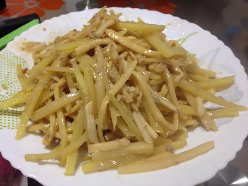 土豆竹笋鲍杏菇炒肉碎