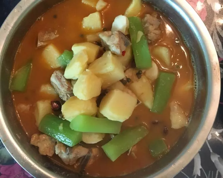 土豆烧排骨