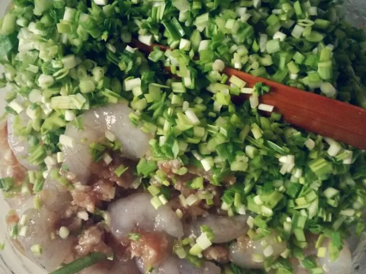 鲜虾蒜苗肉水饺