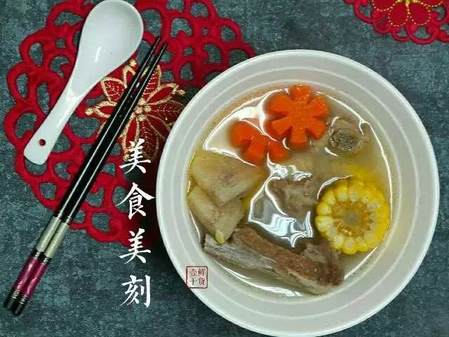 玉米胡蘿蔔排骨湯