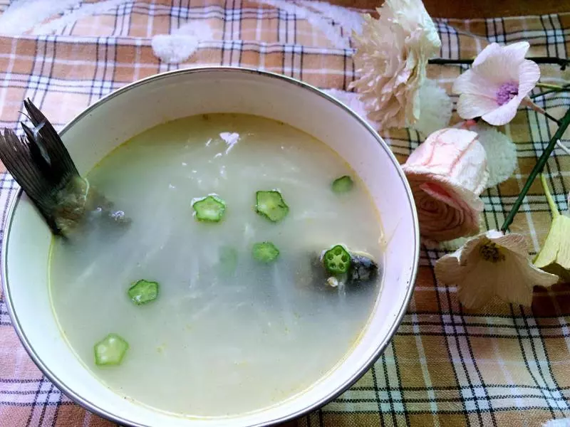 蘿蔔絲鯽魚湯