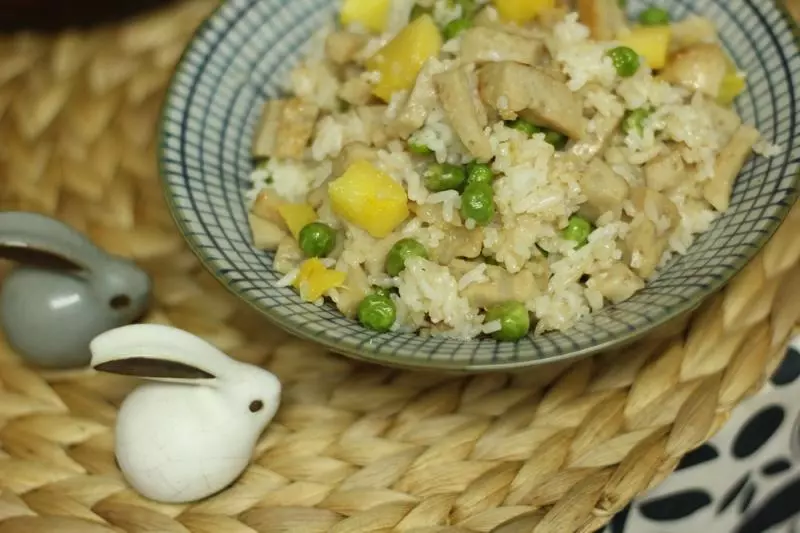 菠蘿肉餅炒飯