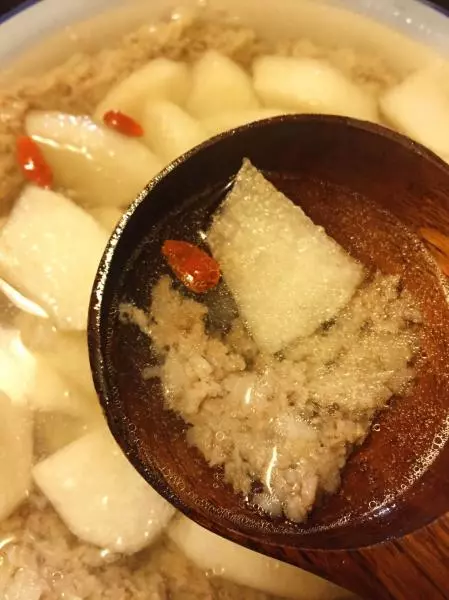 雪梨荸荠肉饼汤