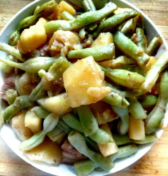 猪肉芸豆炖土豆