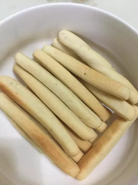 宝宝爱吃又实用的磨牙棒饼干