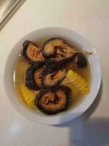 排骨玉米海参汤