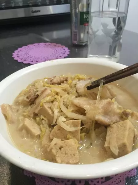 东北酸菜猪肉粉条冻豆腐