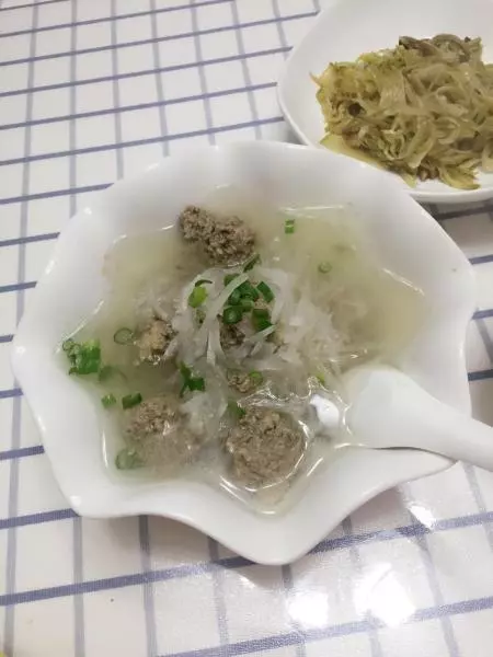 牛肉丸子白蘿蔔絲湯