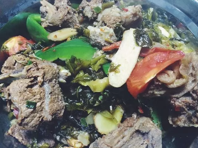 酸菜炖肉骨头