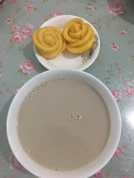 黑豆红枣豆浆