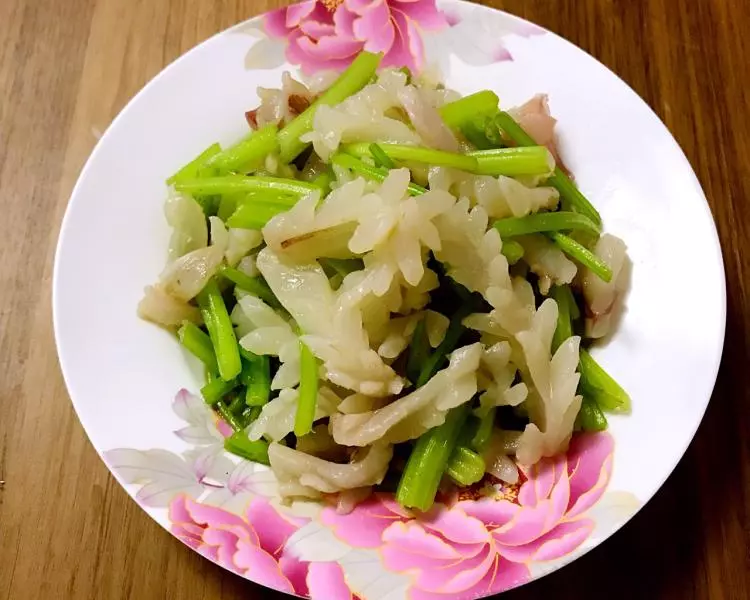 芹菜魷魚卷