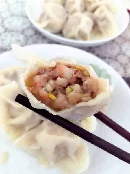 鲜虾蒜黄肉饺