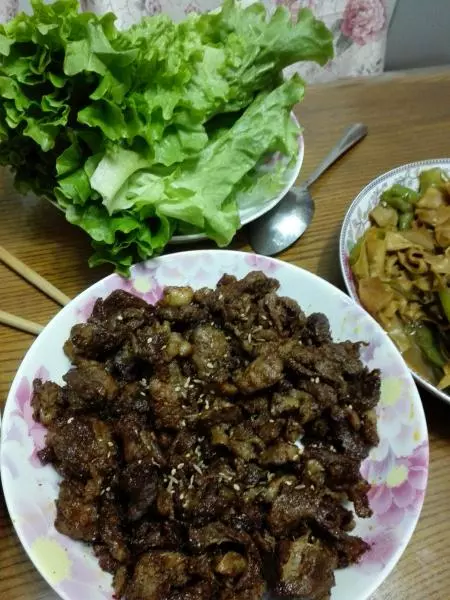 菜包肉（生菜包烤羊肉）