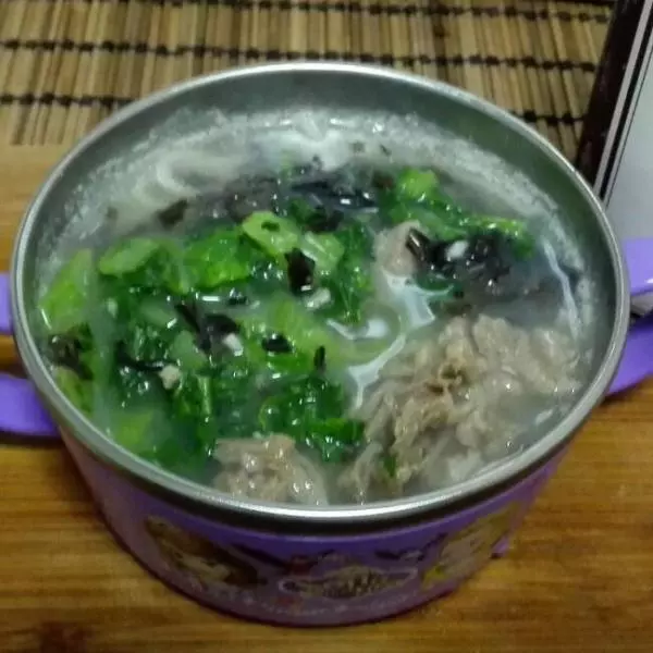 宝宝美食系列之油菜木耳骨汤面