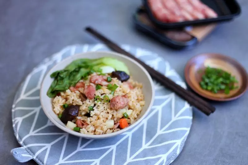 菌菇土豆香肠焖饭——齿物台式手工香肠