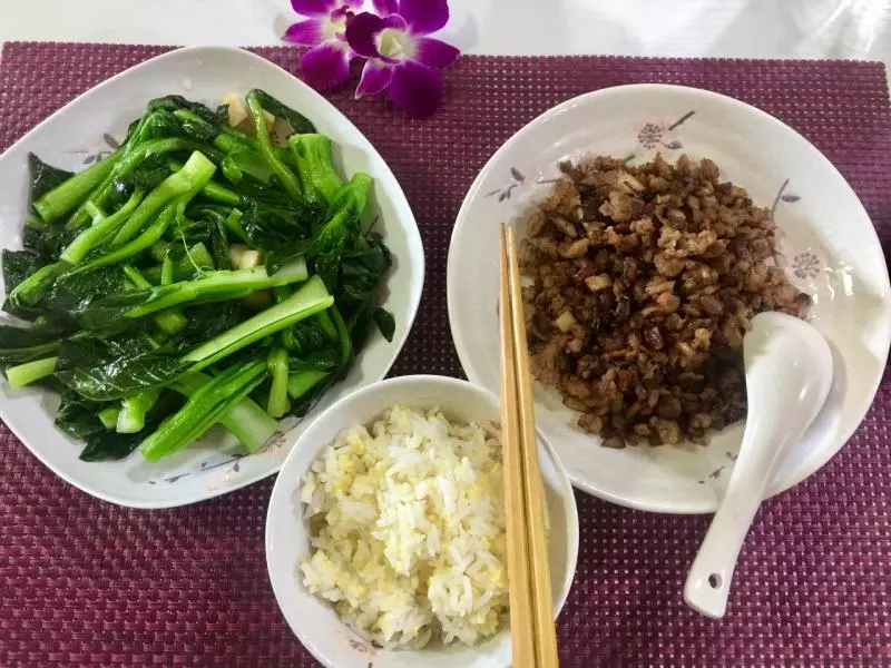 香菇炒肉末