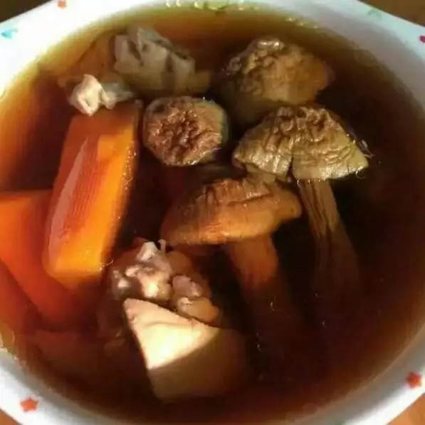 姬松茸炖鸡肉