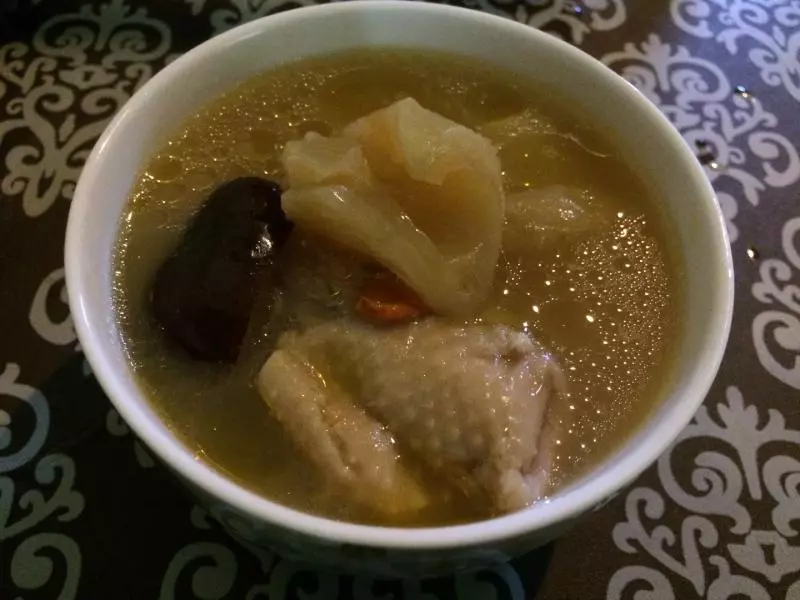 花膠燉雞湯