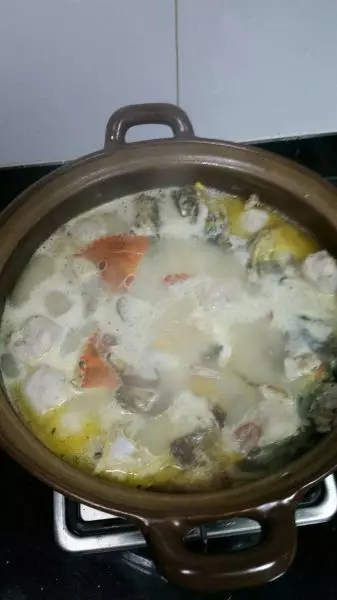 黄骨鱼海蟹汤