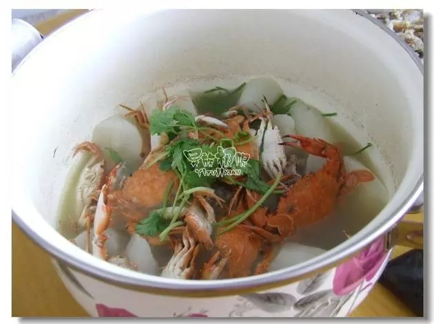 海蟹萝卜汤