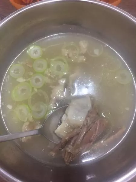 牛骨牛肉湯