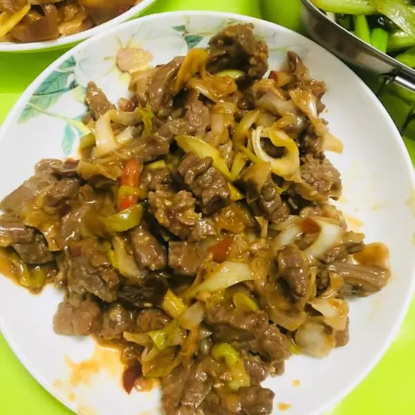 小炒牛肉