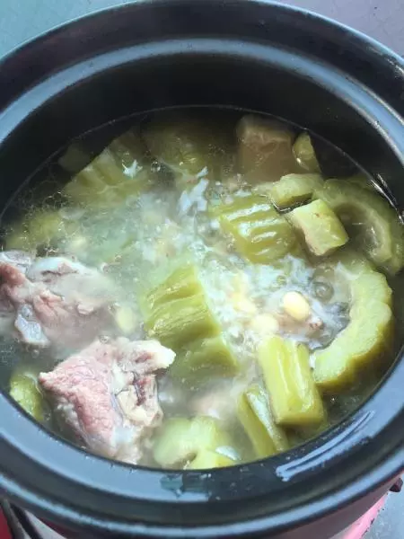 消暑湯   苦瓜黃豆筒骨湯