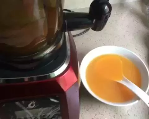 胡蘿蔔雪梨熱飲