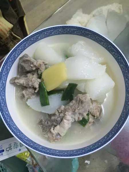 排骨萝卜汤（一个电饭煲）