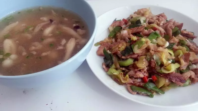 大蔥炒豬肉&amp;肉末蘑菇湯