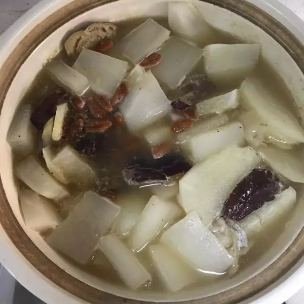 沙葛白萝卜沙虫鱼头汤