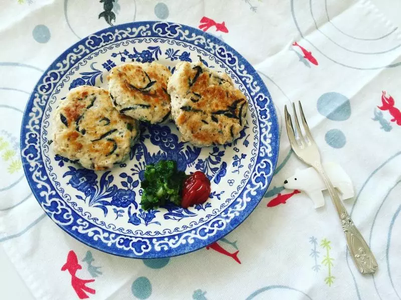 羊栖菜梅子酱鸡肉饼