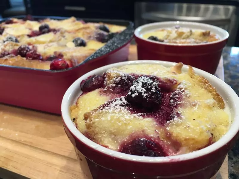 Three Berries Bread Pudding 莓果面包布丁