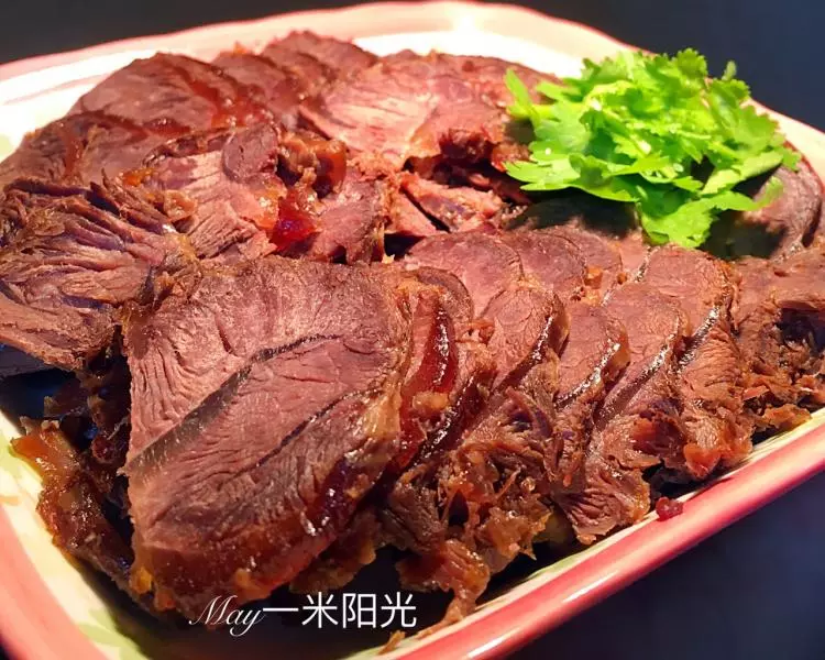 滷牛肉