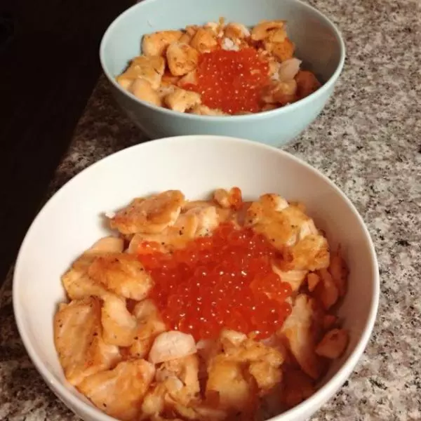 三文鱼鱼子拌饭