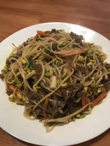 黄豆芽粉丝豆皮