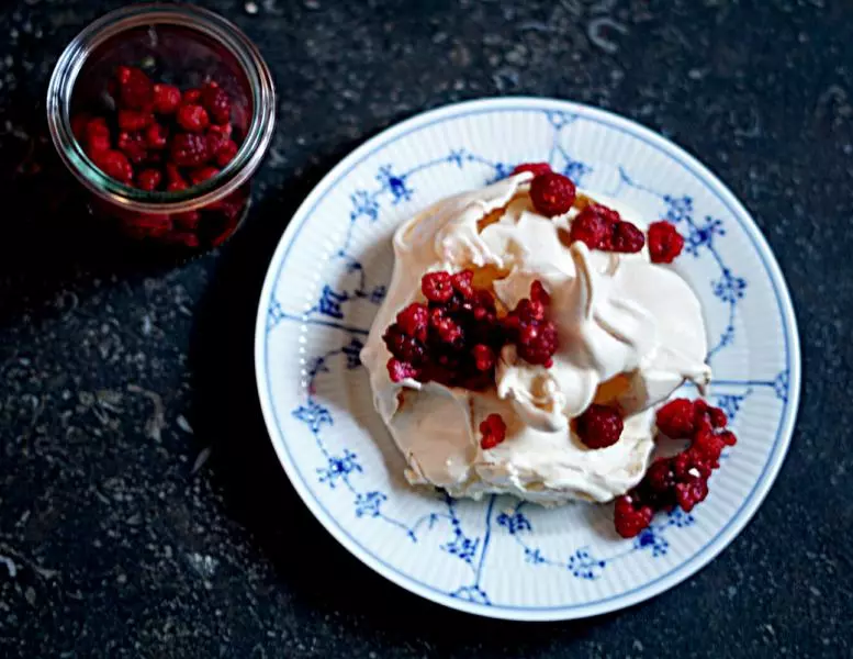 [烘焙]瑞典野生覆盆子蛋白糖霜脆饼(Raspberry Meringue)