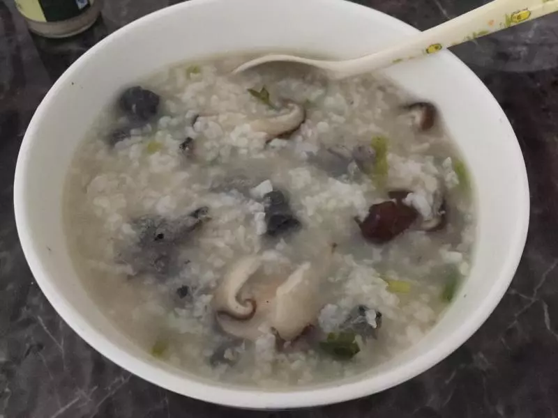 香菇乌鸡肉粥/香菇鸡肉粥