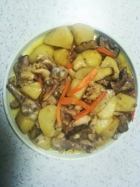 土豆燜雞腿肉