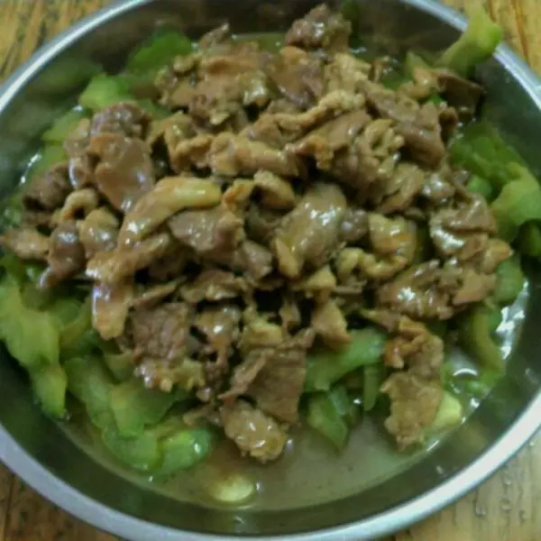 肉炒苦瓜（快手家常菜）