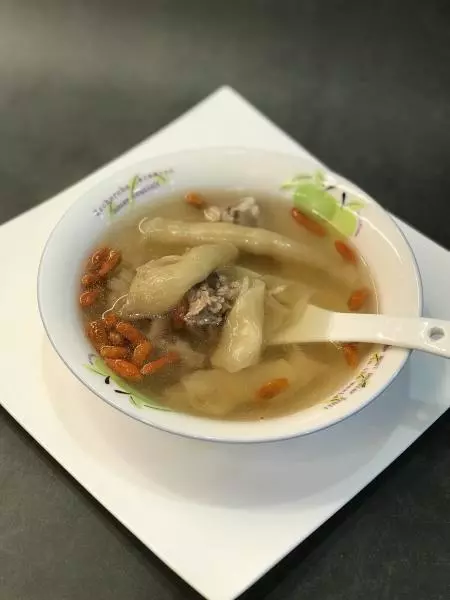 排骨魚膠湯