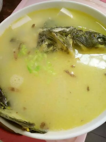 黃骨魚豆腐湯