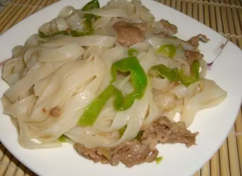 牛肉炒河粉