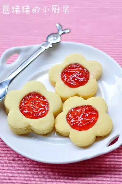 草莓果酱饼干
