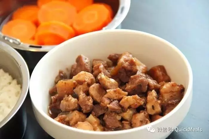 小熊饭盒-- 豆豉酱蒸猪肉