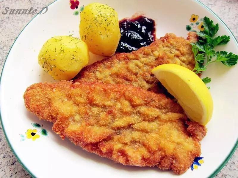 維也納炸豬排（Wiener Schnitzel）