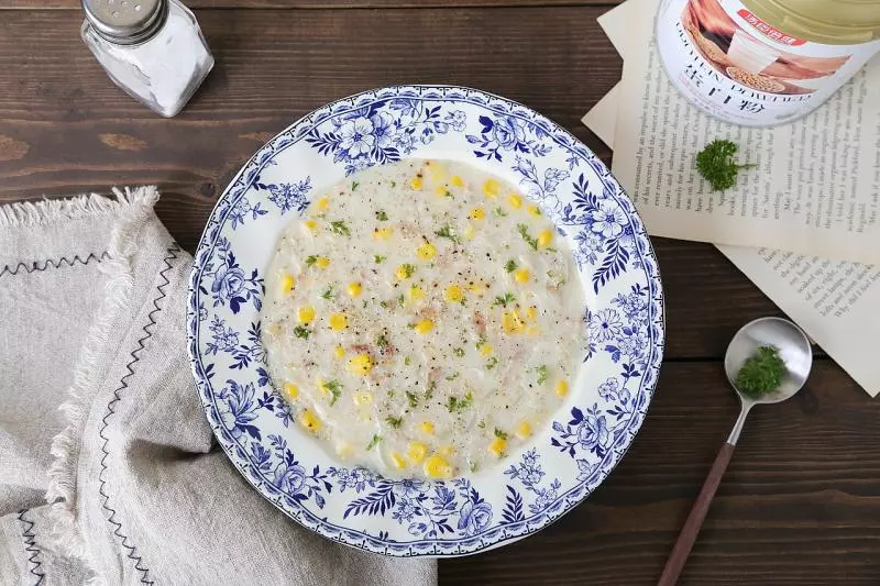 营养藜麦玉米浓汤居家餐