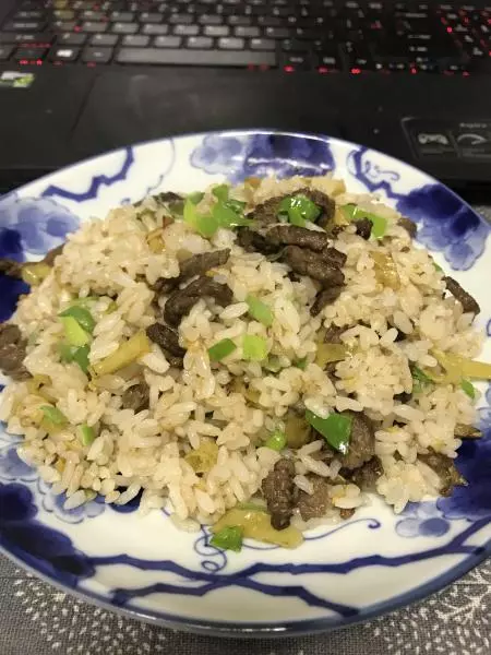 野山椒牛肉炒饭