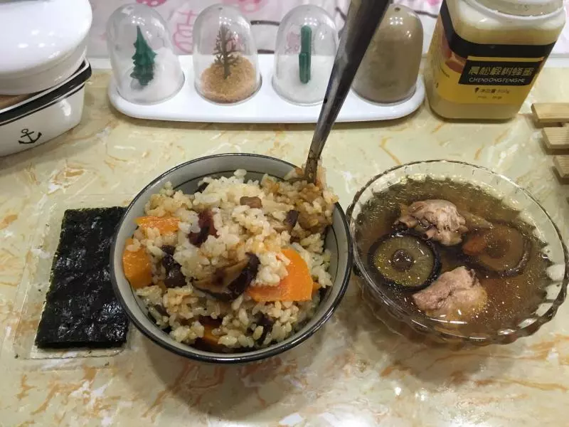 不誤事臘腸煲仔飯